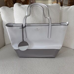 Like new! kate spade White and Gray Two-Tone Tote